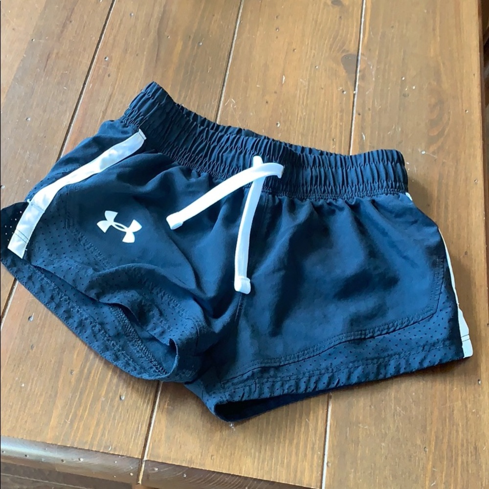 Girls YXS Under Armour shorts